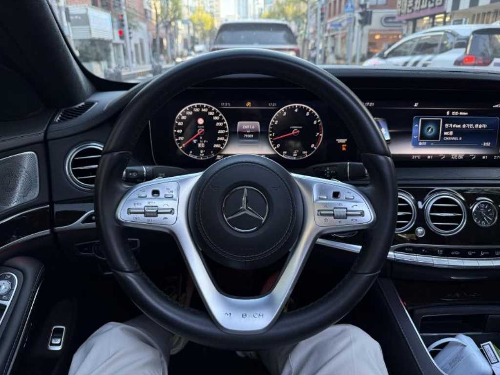 Mercedes Benz S Class - Vista 5