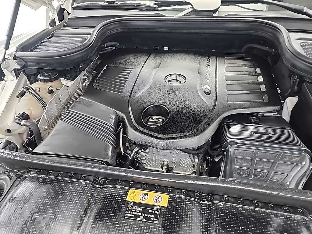 Mercedes Benz GLE Class - Vista 5