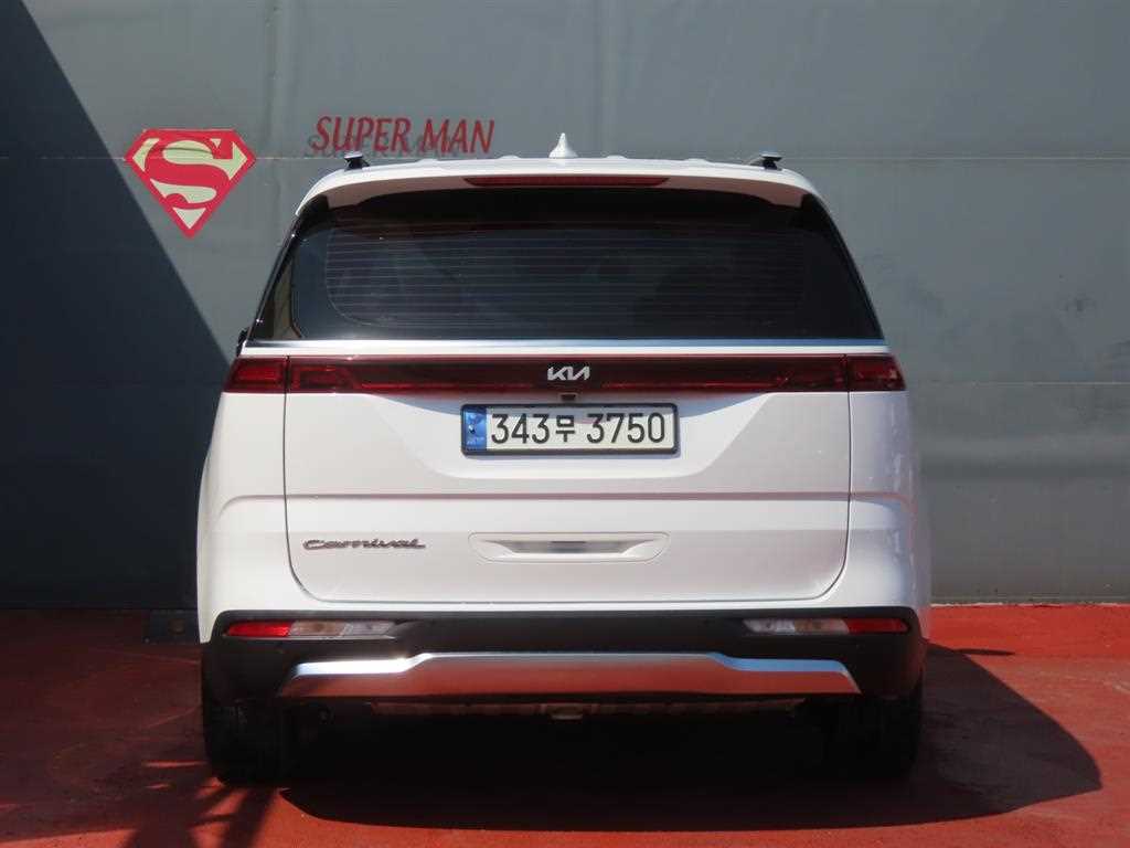 KIA Carnival - Vista 4