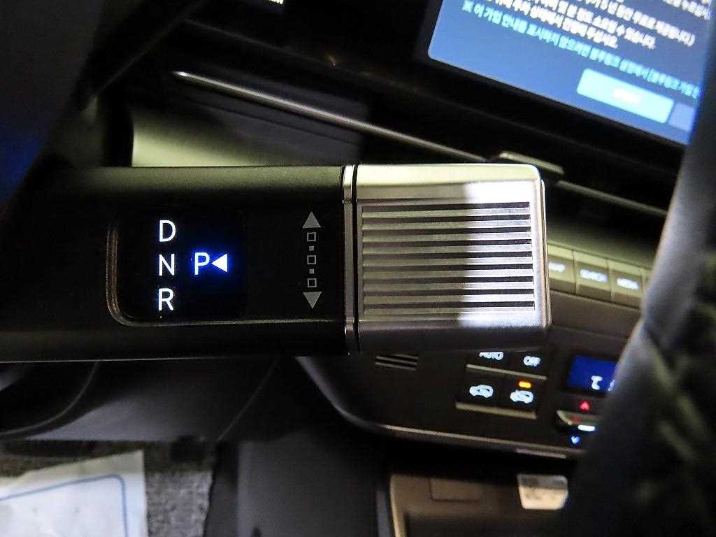 HYUNDAI Kona - Vista 12