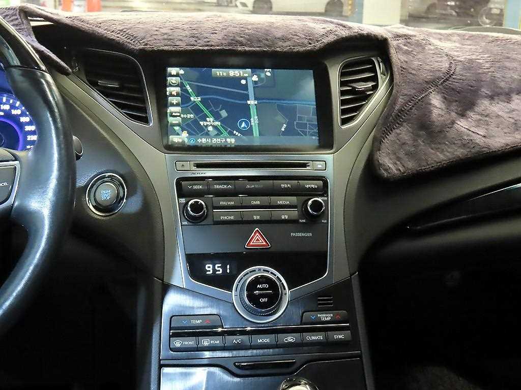 HYUNDAI Grandeur - Vista 11