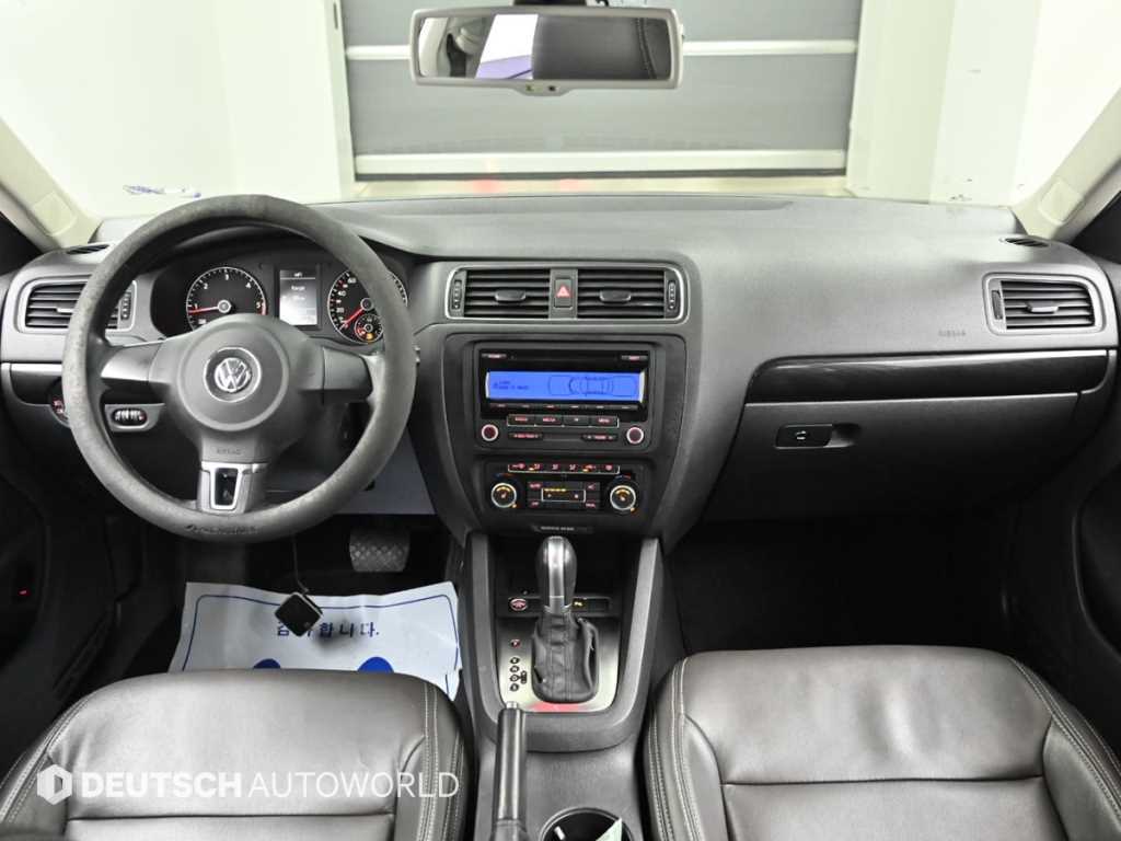 Volkswagen Jetta - Vista 7