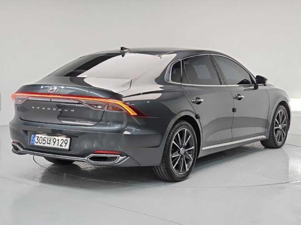 HYUNDAI Grandeur - Vista 4