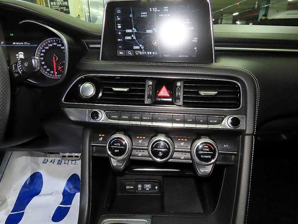 Genesis G70 - Vista 11