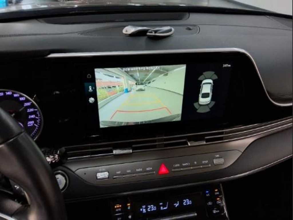 HYUNDAI Grandeur - Vista 10