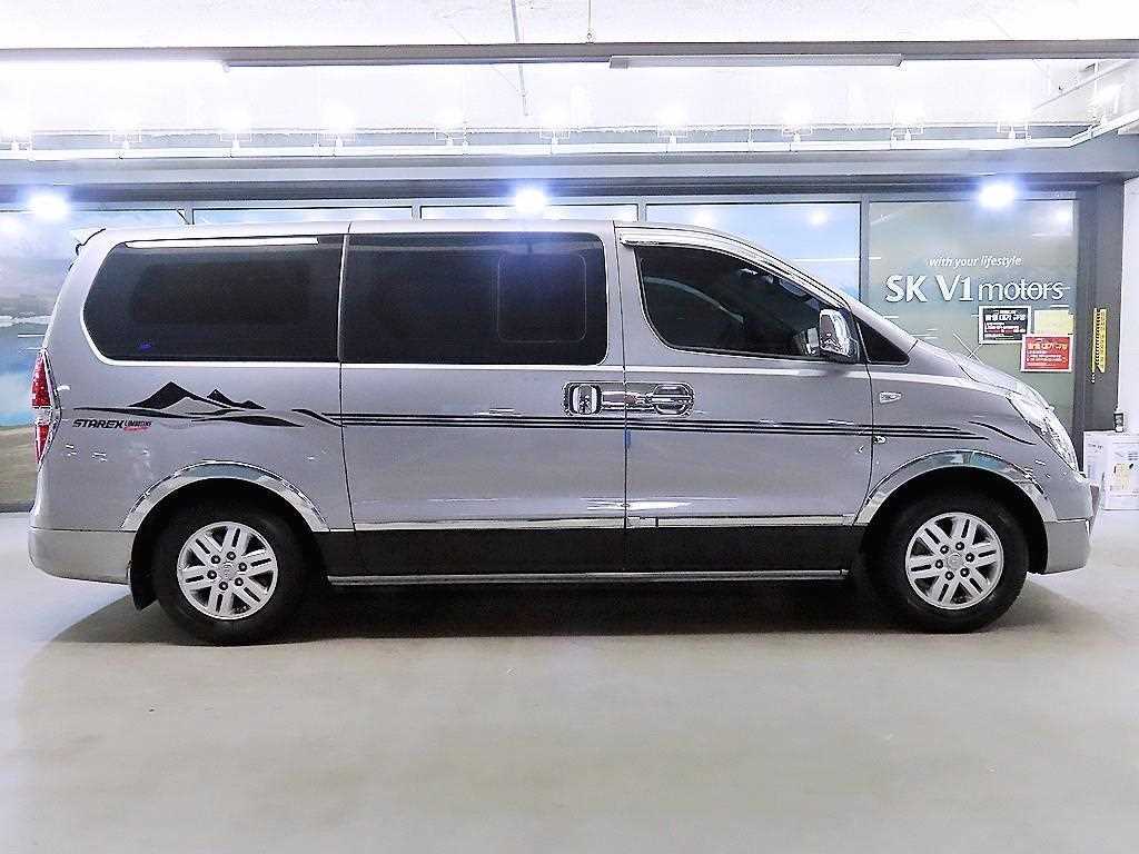 HYUNDAI Starex - Vista 3
