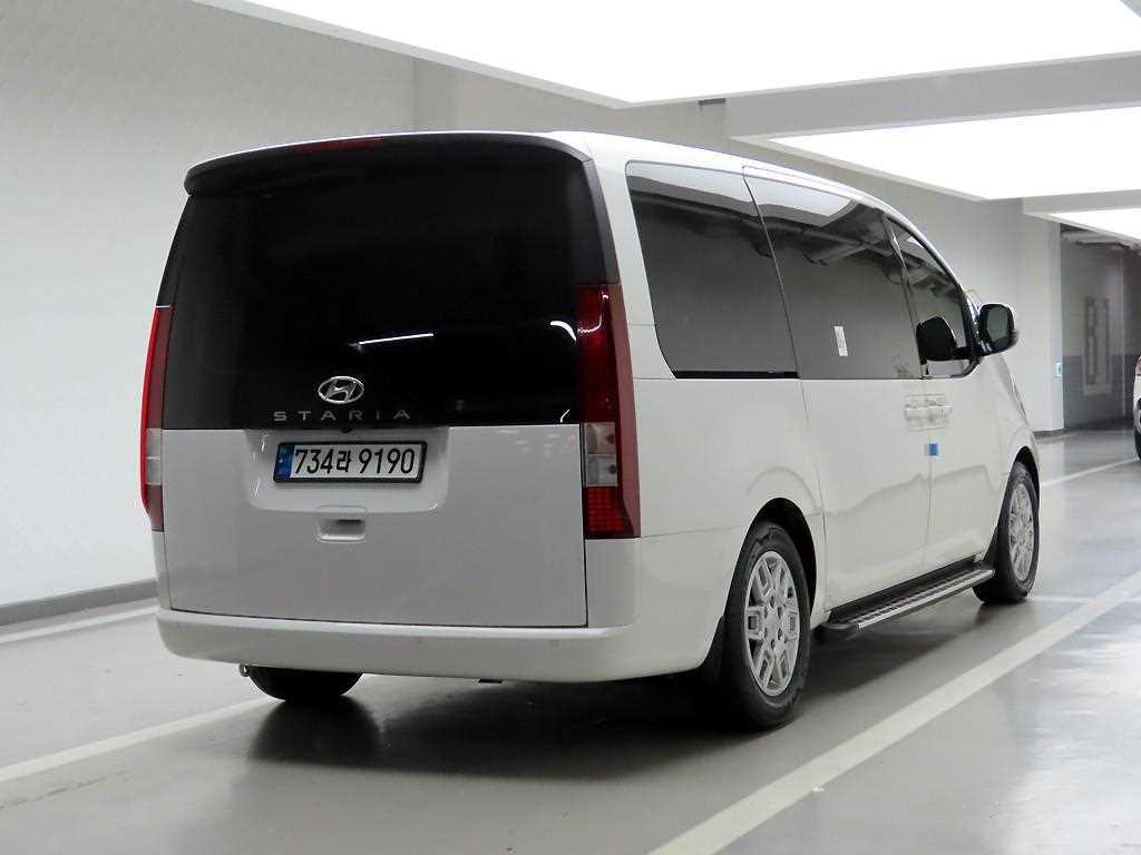 HYUNDAI Staria - Vista 6