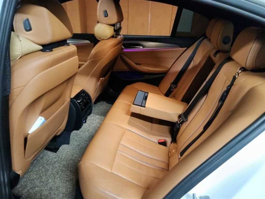 BMW 5 Series - Vista 5