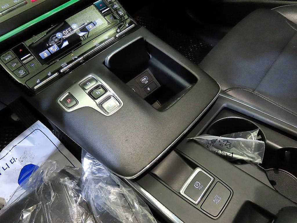 HYUNDAI Grandeur - Vista 12