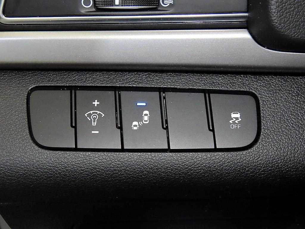 HYUNDAI Avante - Vista 12