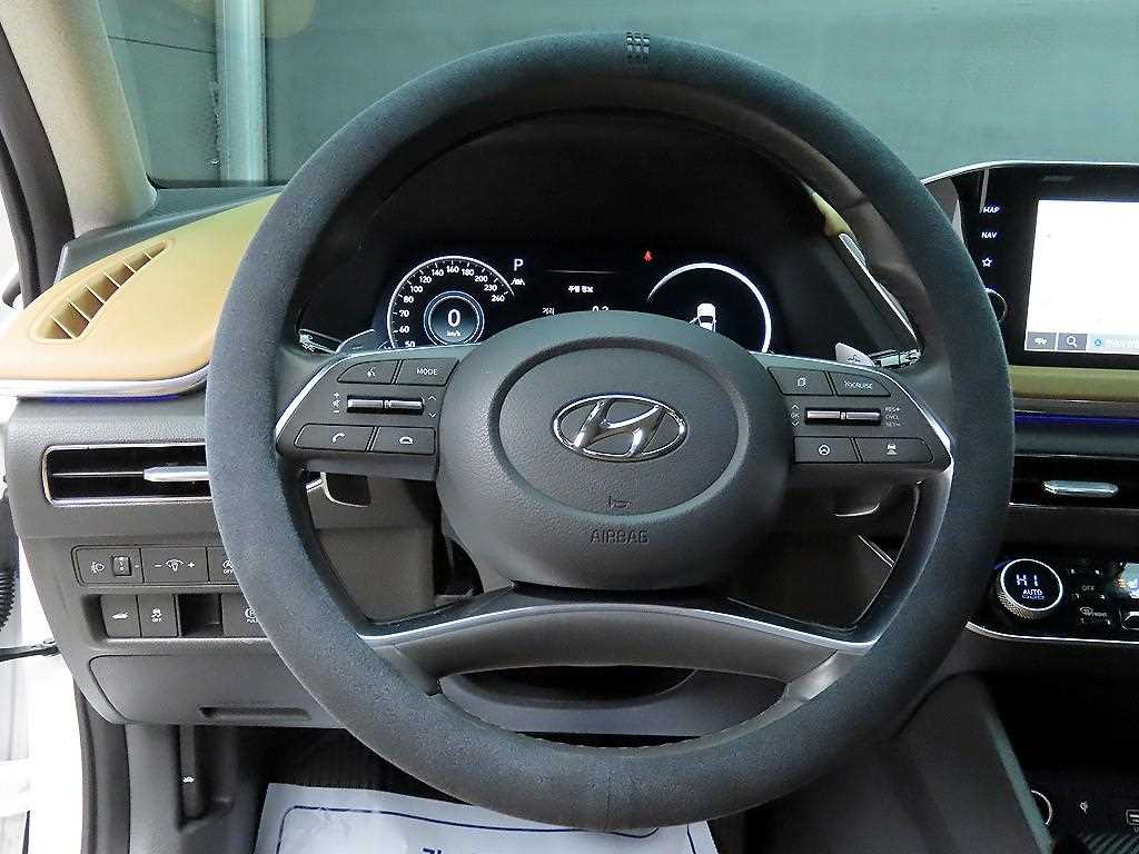 HYUNDAI Sonata - Vista 9