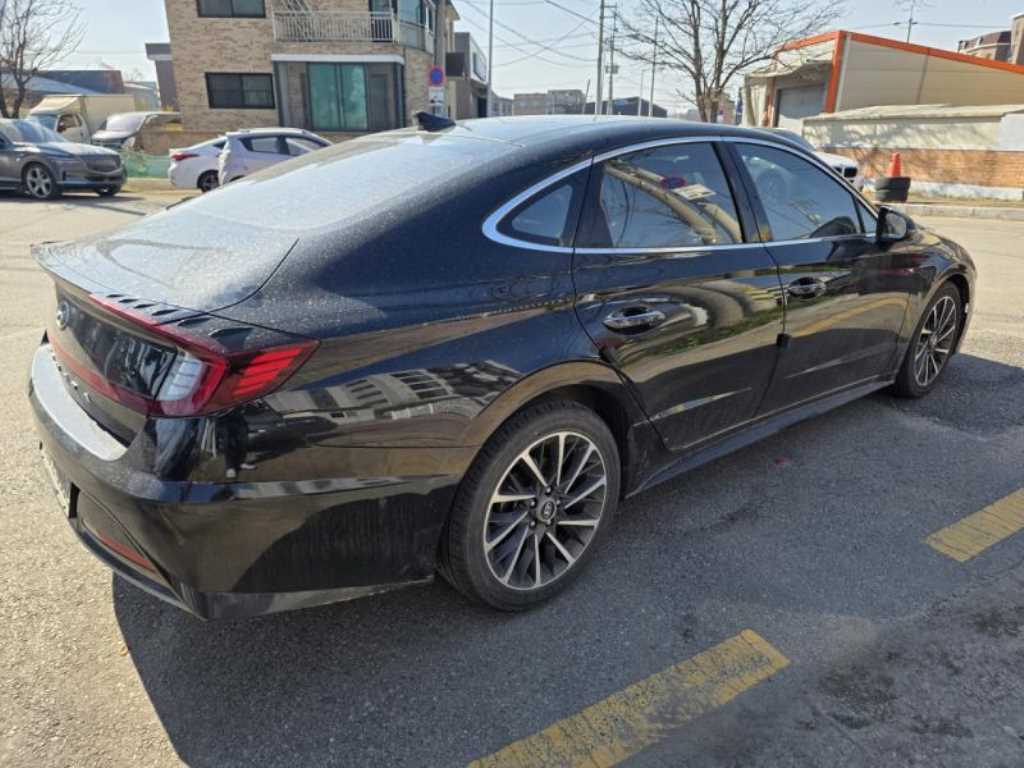 HYUNDAI Sonata - Vista 4