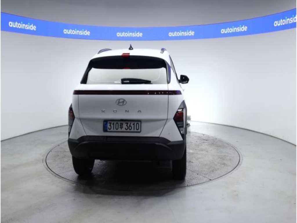 HYUNDAI Kona - Vista 4