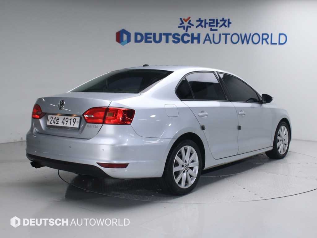 Volkswagen Jetta - Vista 2