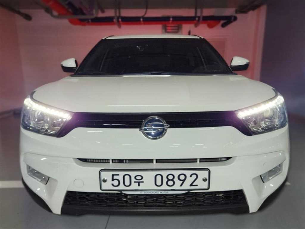 Ssangyong Tivoli 2016 Blanco - Importación desde Corea - HF Imports Iquique - Foto 1