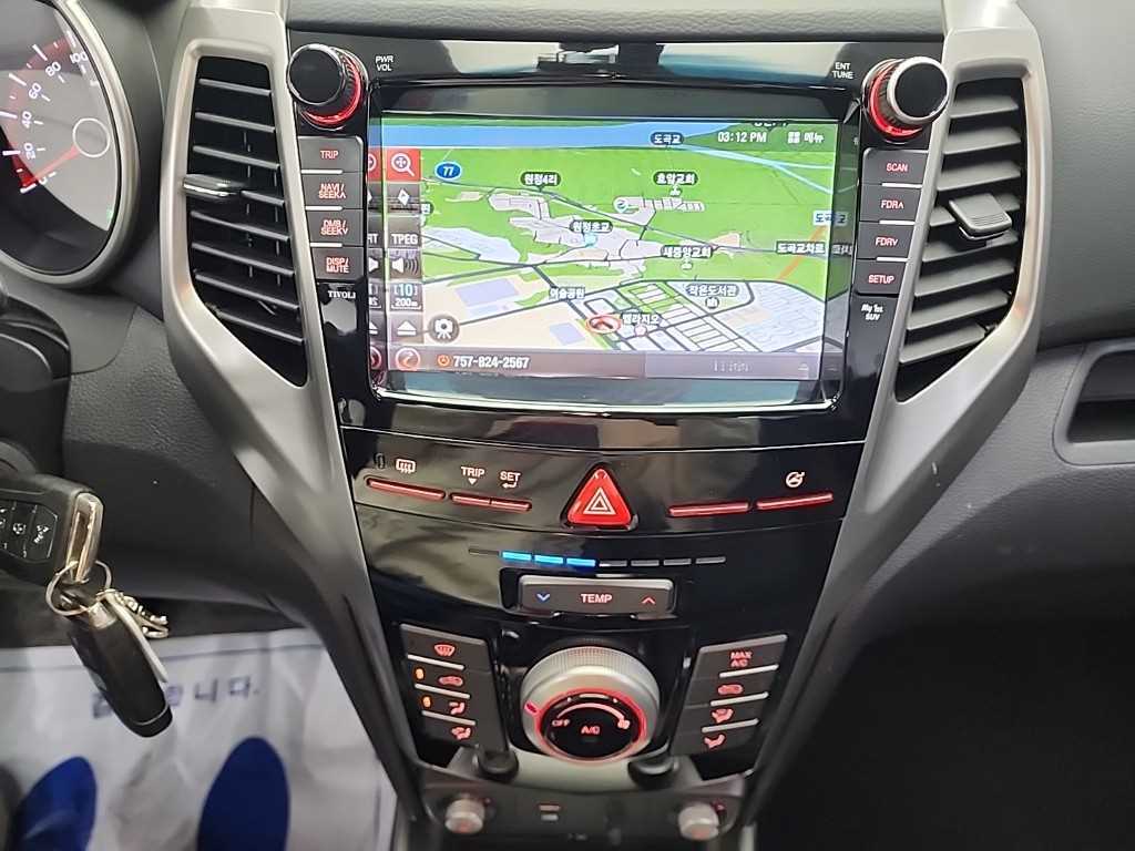 Ssangyong Tivoli - Vista 10