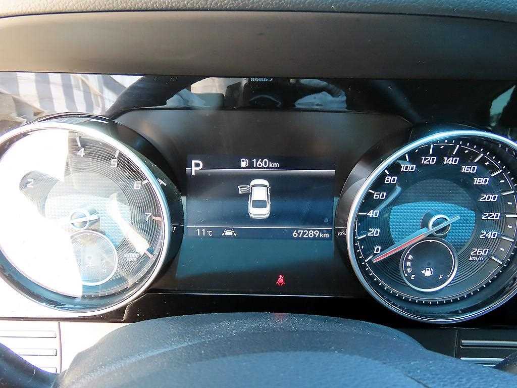 HYUNDAI Grandeur - Vista 9