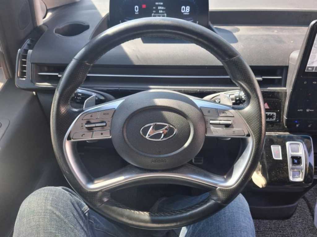HYUNDAI Staria - Vista 8
