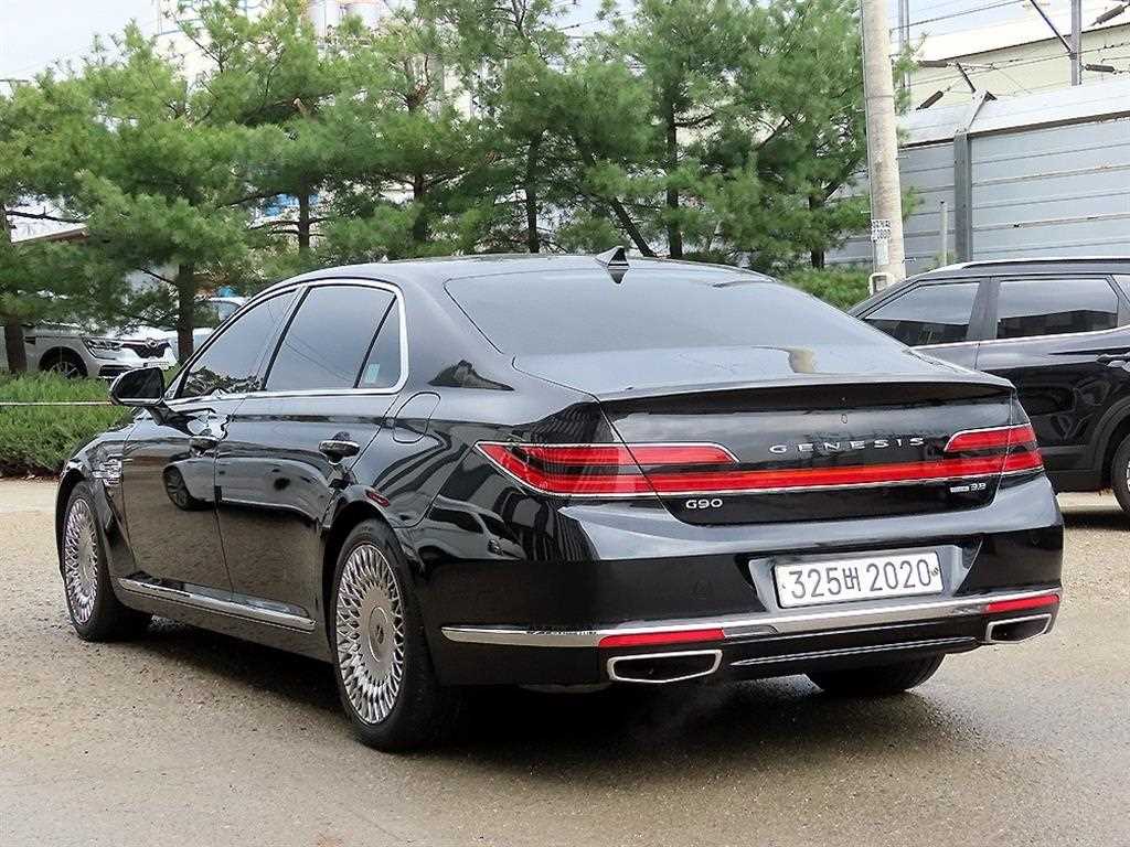 Genesis G90 - Vista 3