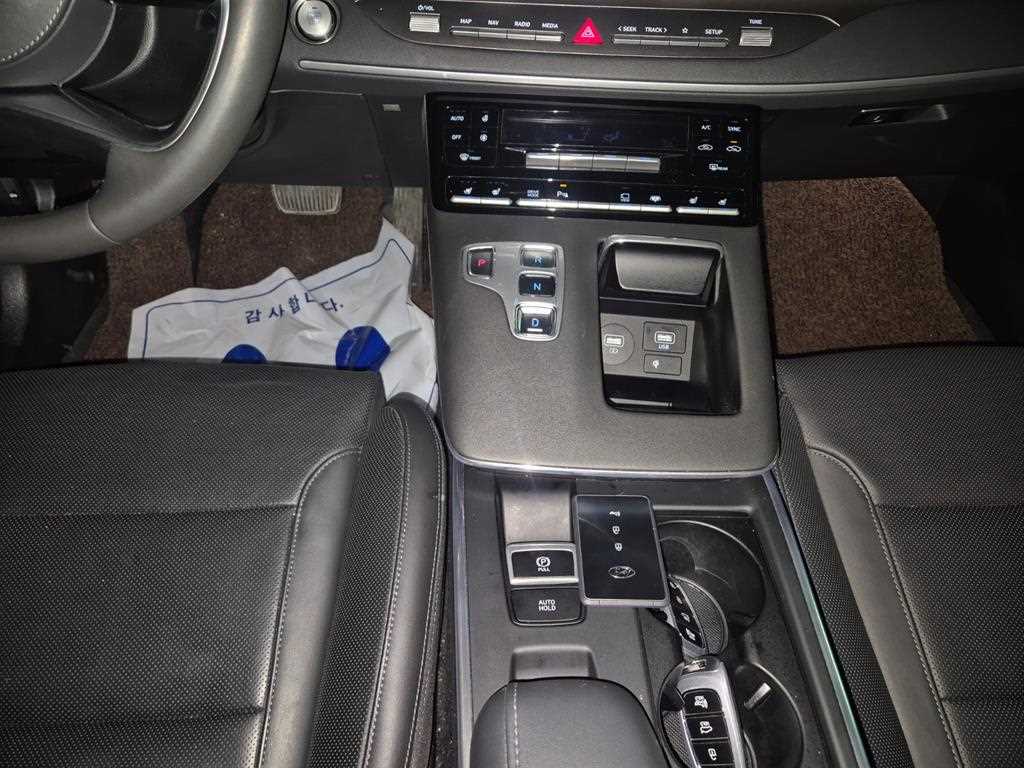 HYUNDAI Grandeur - Vista 9