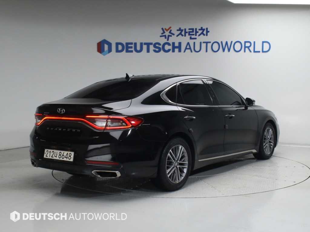 HYUNDAI Grandeur - Vista 2