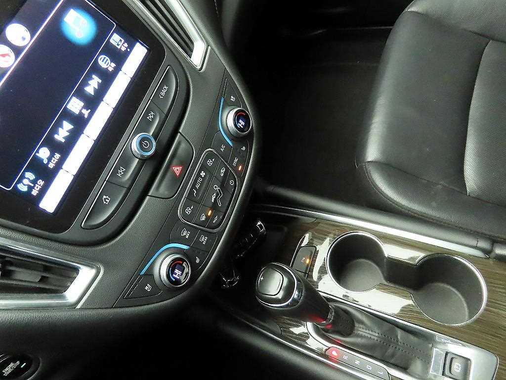 Chevrolet Malibu 2017 Blanco - Importación desde Corea - HF Imports Iquique - Foto 16