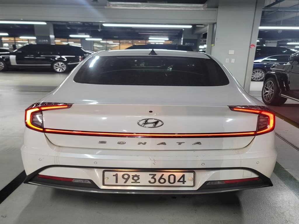 HYUNDAI Sonata - Vista 2