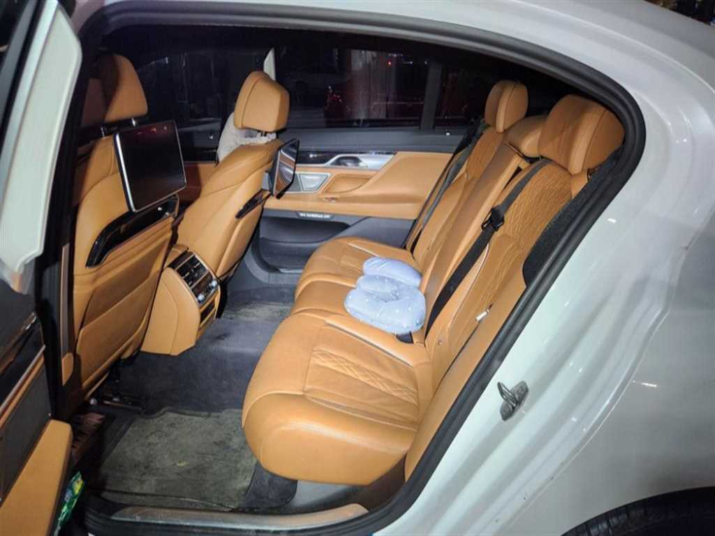 BMW 7 Series - Vista 2