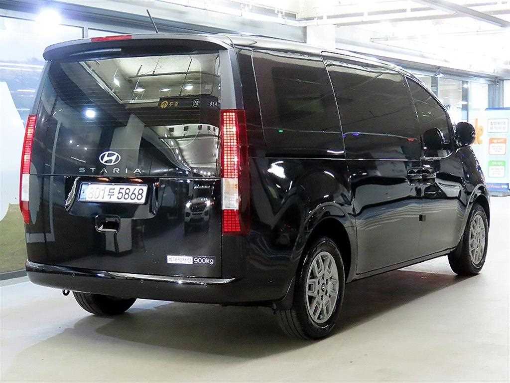 HYUNDAI Staria - Vista 4