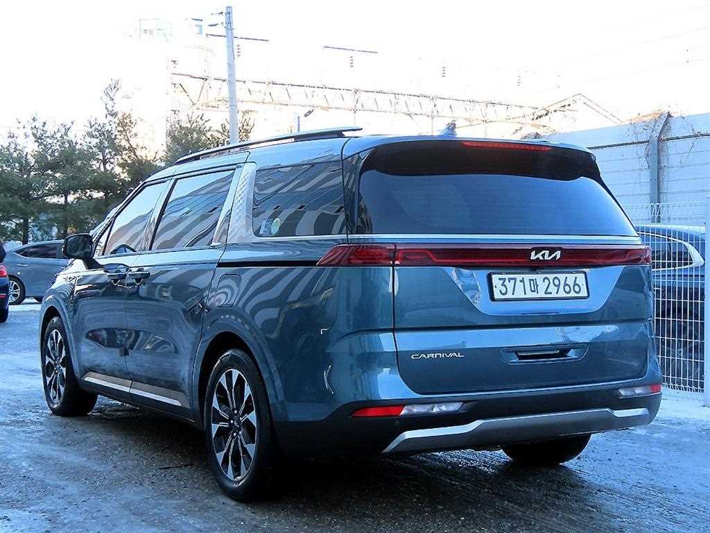 KIA Carnival - Vista 3