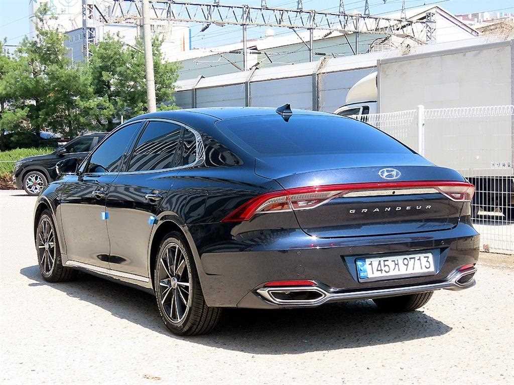 HYUNDAI Grandeur - Vista 3