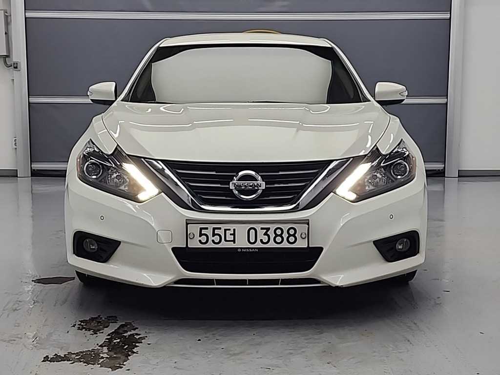 Nissan Altima - Vista 4