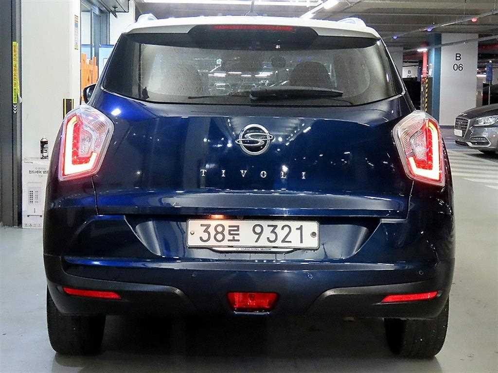 Ssangyong Tivoli - Vista 5