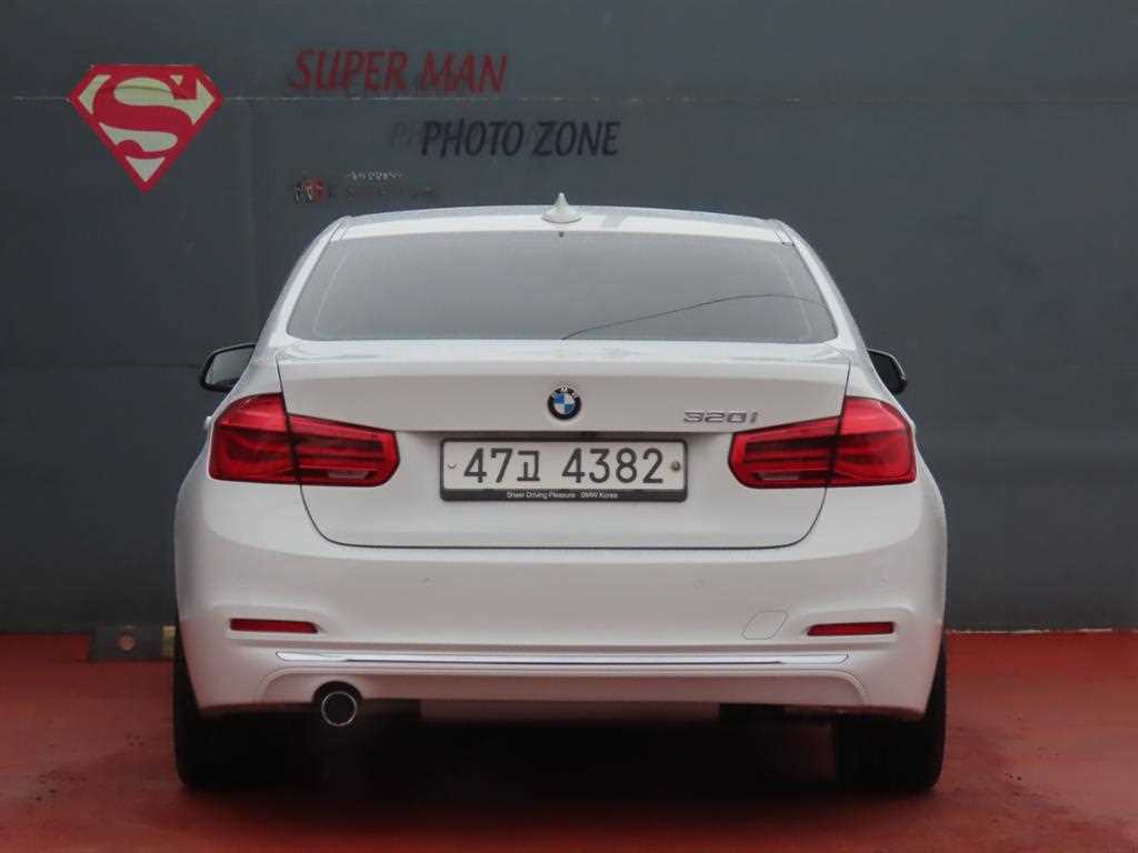 BMW 3 series - Vista 4