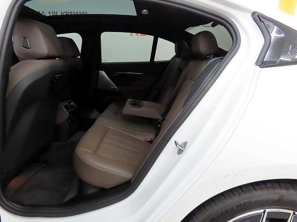 BMW 5 Series - Vista 6