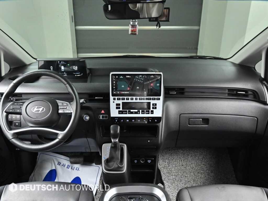 HYUNDAI Staria - Vista 7