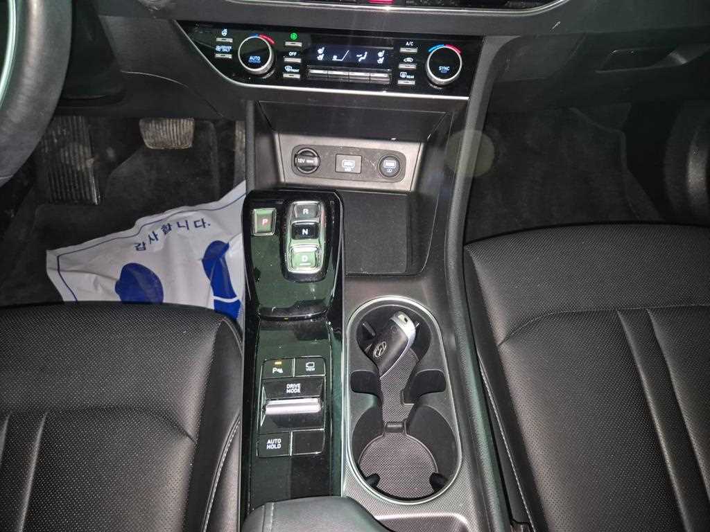 HYUNDAI Sonata - Vista 9