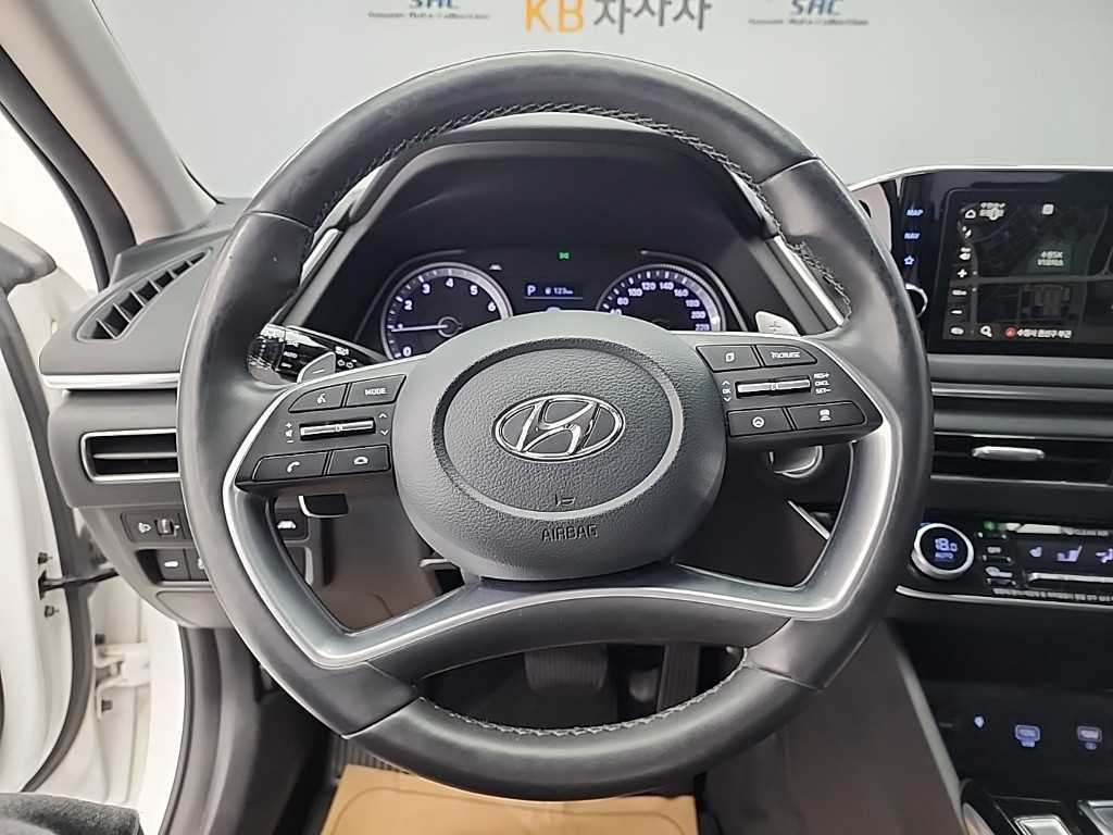 HYUNDAI Sonata - Vista 9