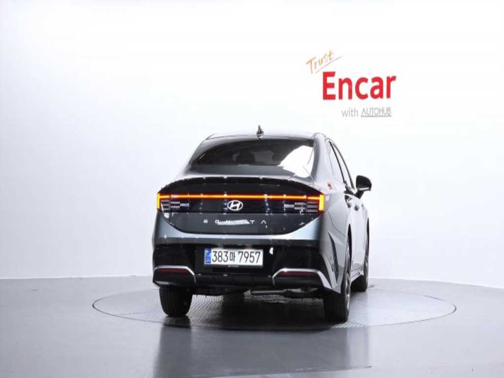 HYUNDAI Sonata - Vista 4