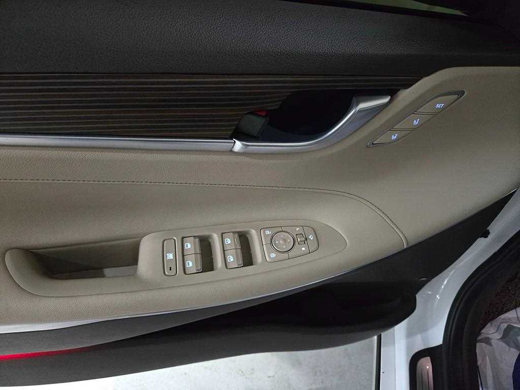 HYUNDAI Grandeur - Vista 12