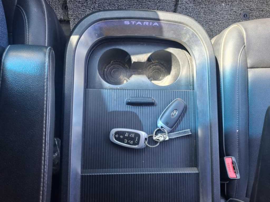 HYUNDAI Staria 2022 Negro - Importación desde Corea - HF Imports Iquique - Foto 14
