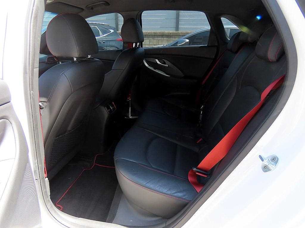 HYUNDAI i30 - Vista 6