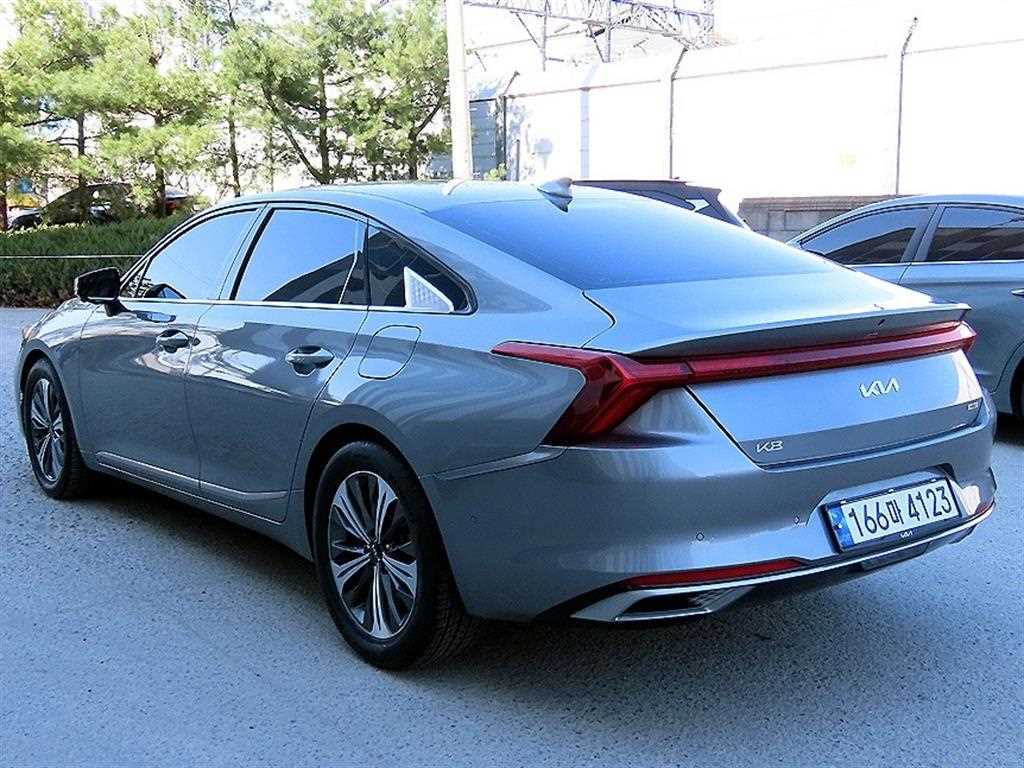 KIA K8 - Vista 3