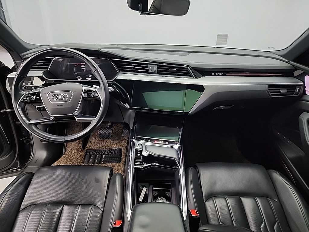 Audi e-Tron - Vista 7