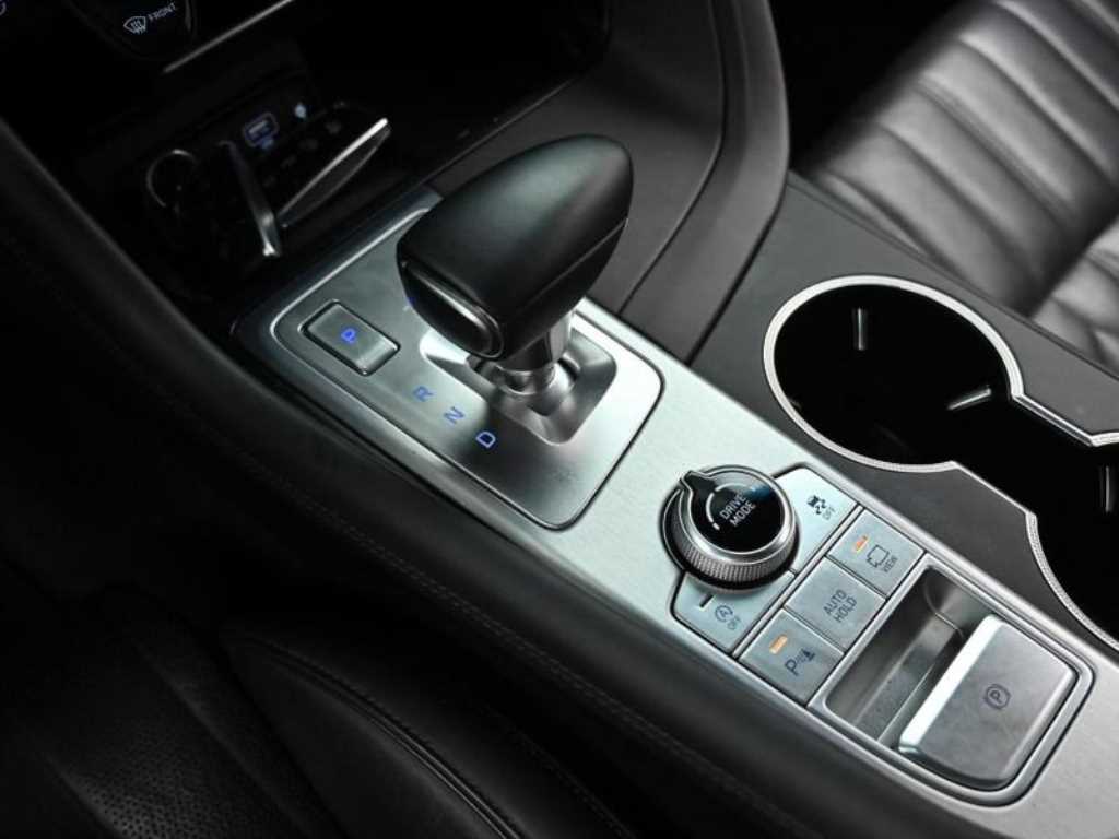 Genesis G70 - Vista 9