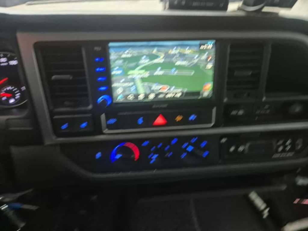 medium and large cargo truck - Vista 11