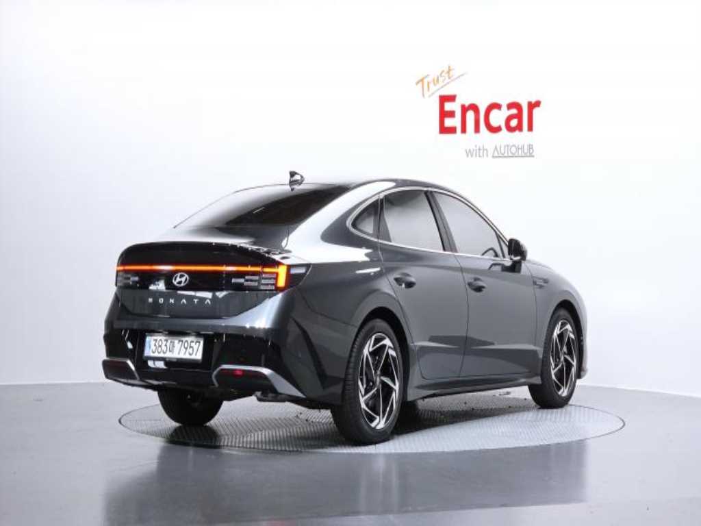 HYUNDAI Sonata - Vista 2