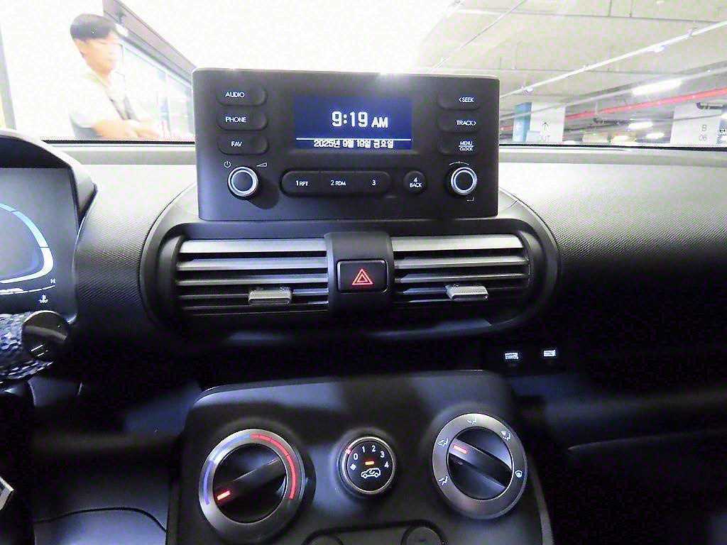 HYUNDAI Casper - Vista 12