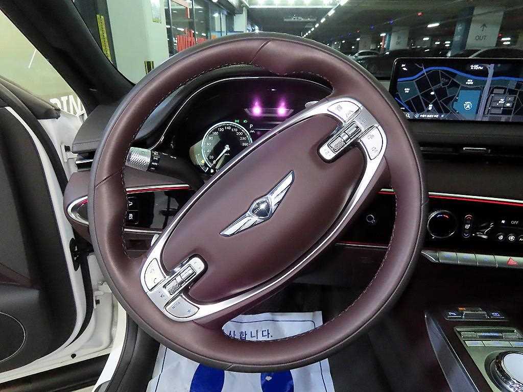 Genesis GV70 - Vista 8