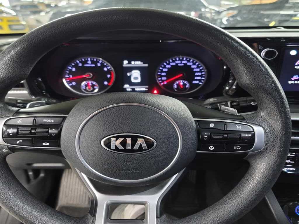 KIA K5 - Vista 9